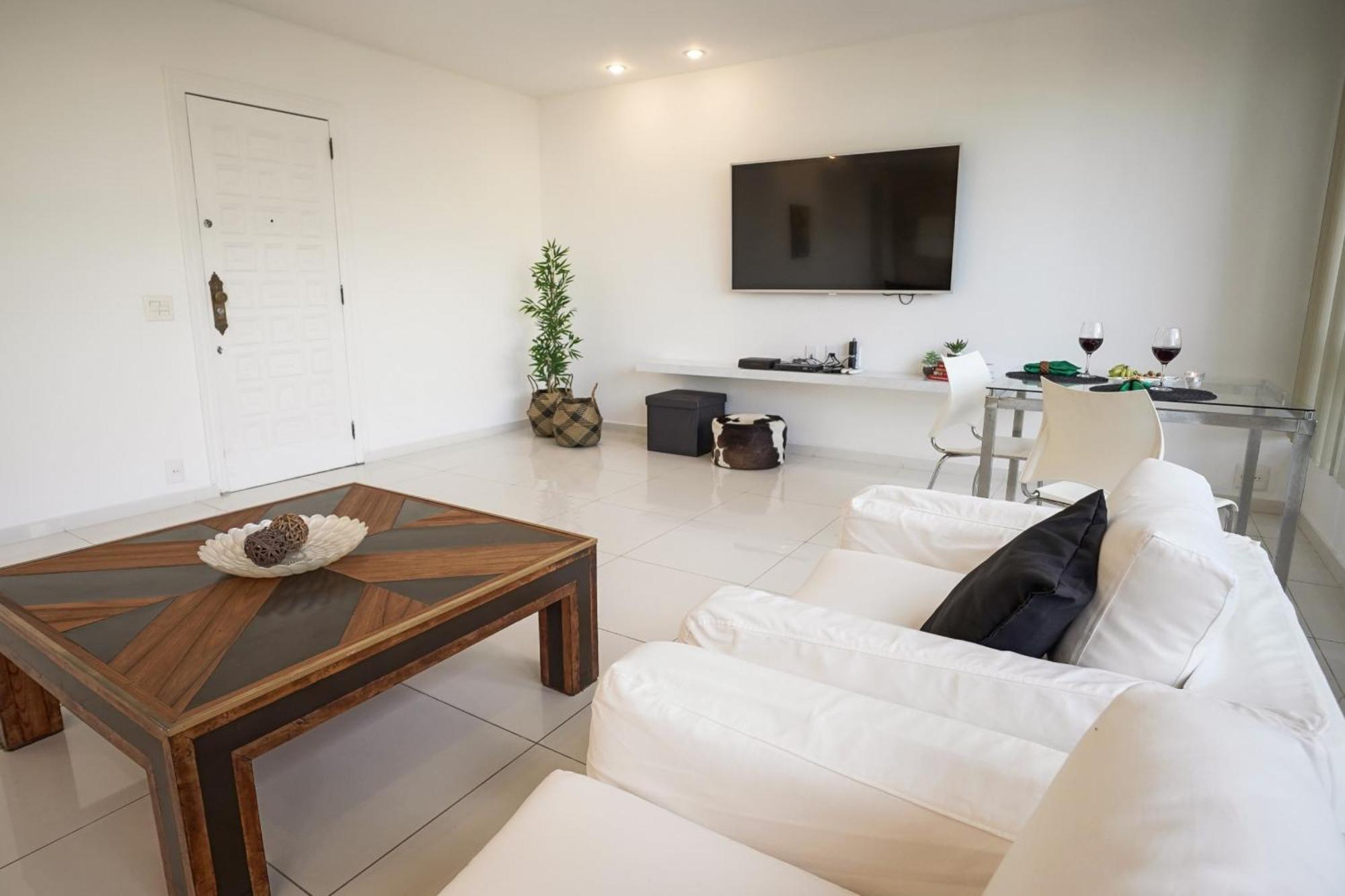 Apartment Espacoso Na Quadra Da Do Leblon *